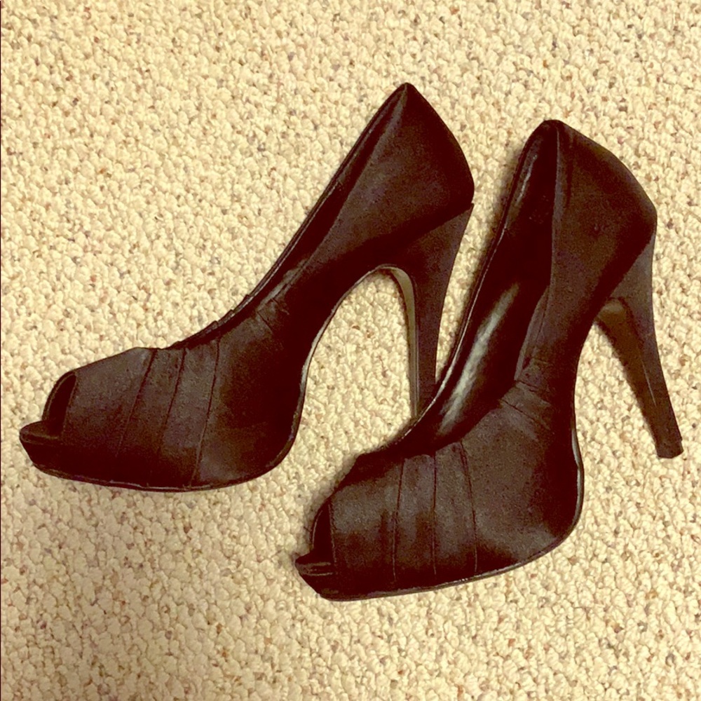 Black lulu Townsend satin heels